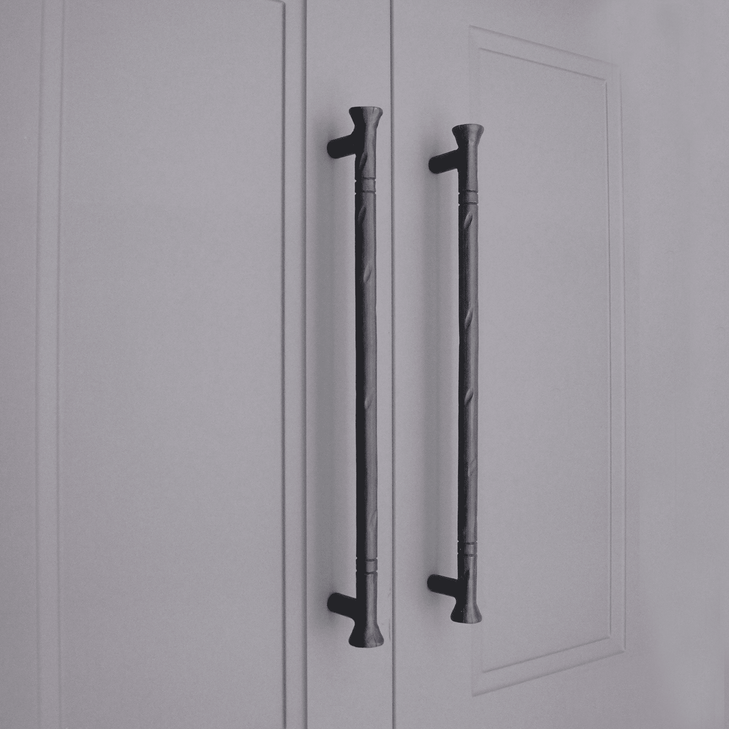 Dona Pull Handle Large  Matt Black