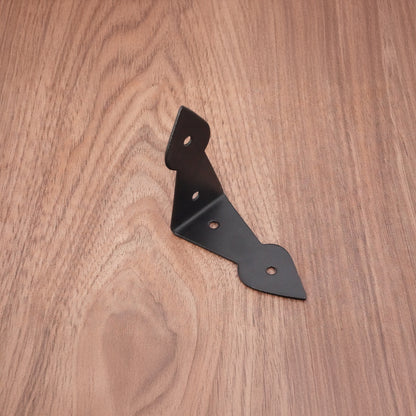 Small Arrow Head Corner Black