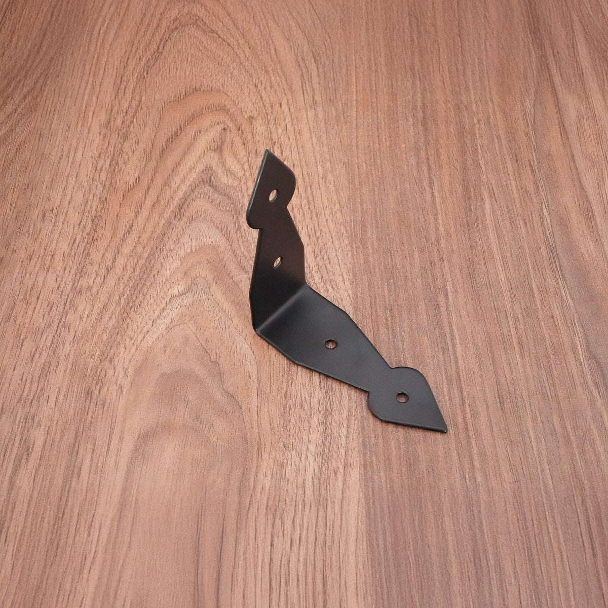Large Arrow Head Corner Black