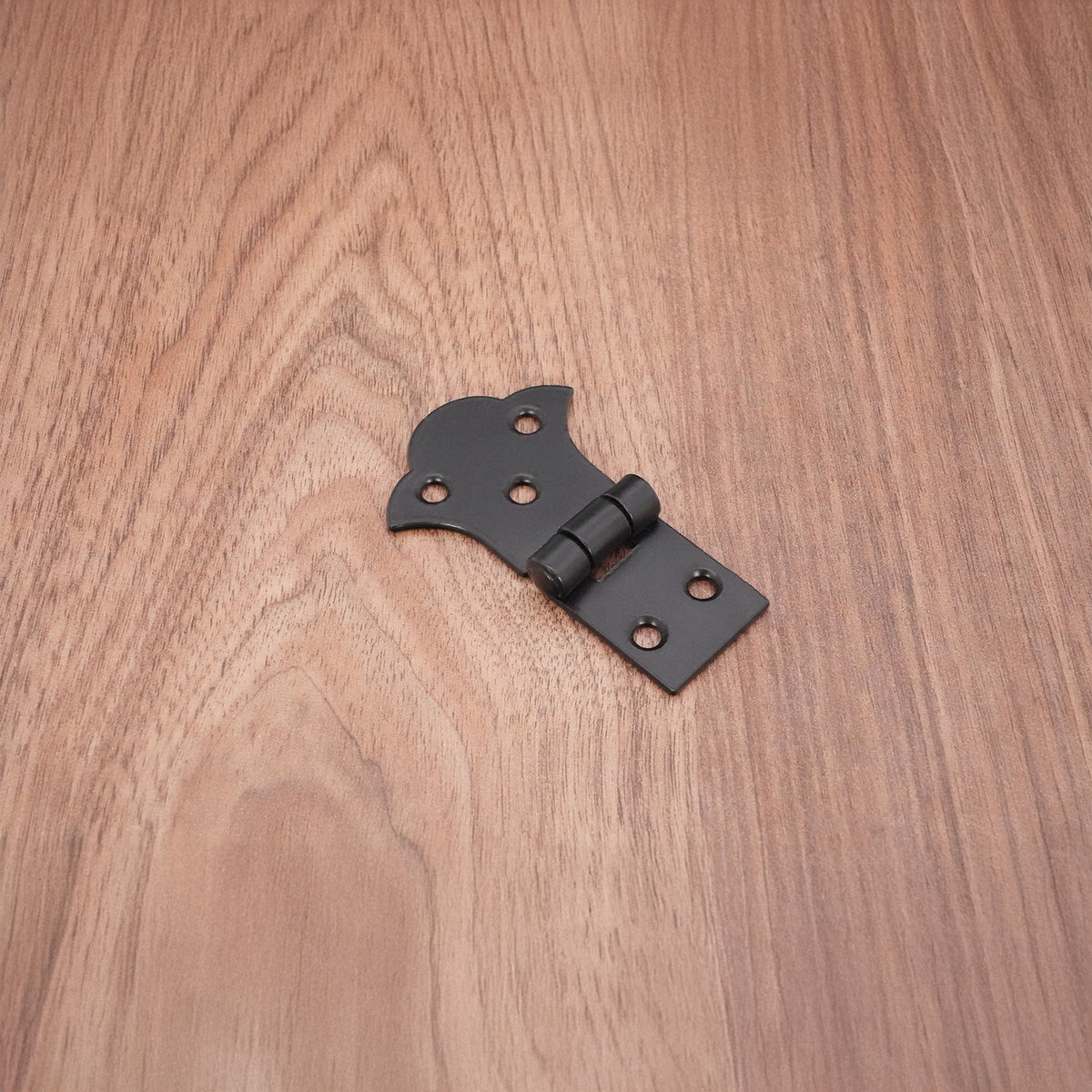 Butterfly Unequal Hinge Black