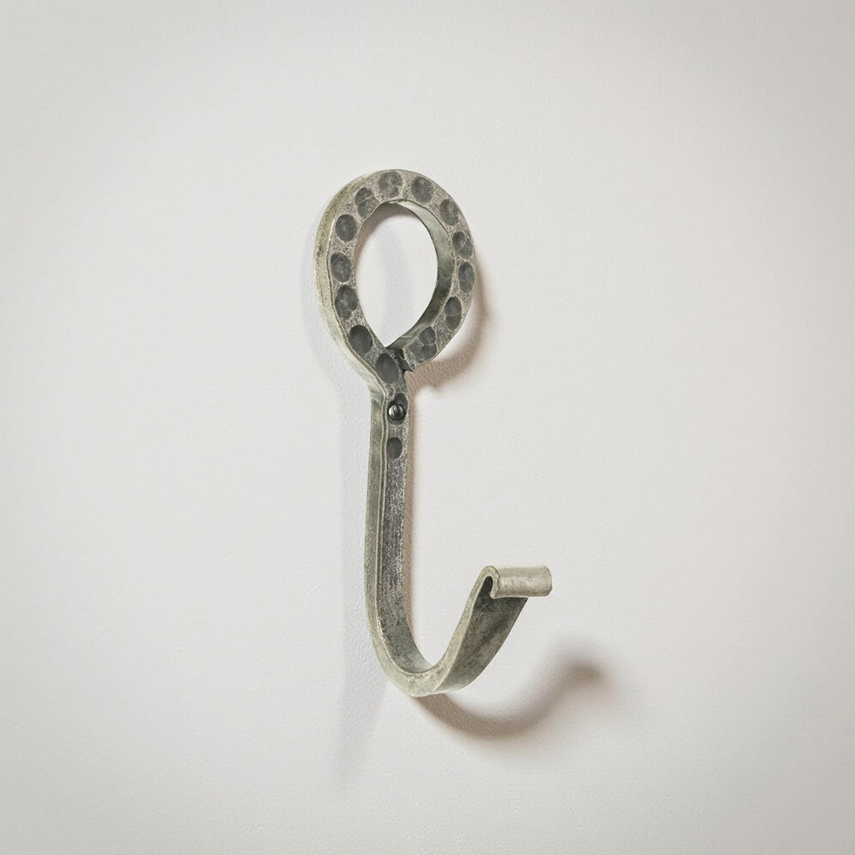 Iron Hook BR602 Pewter