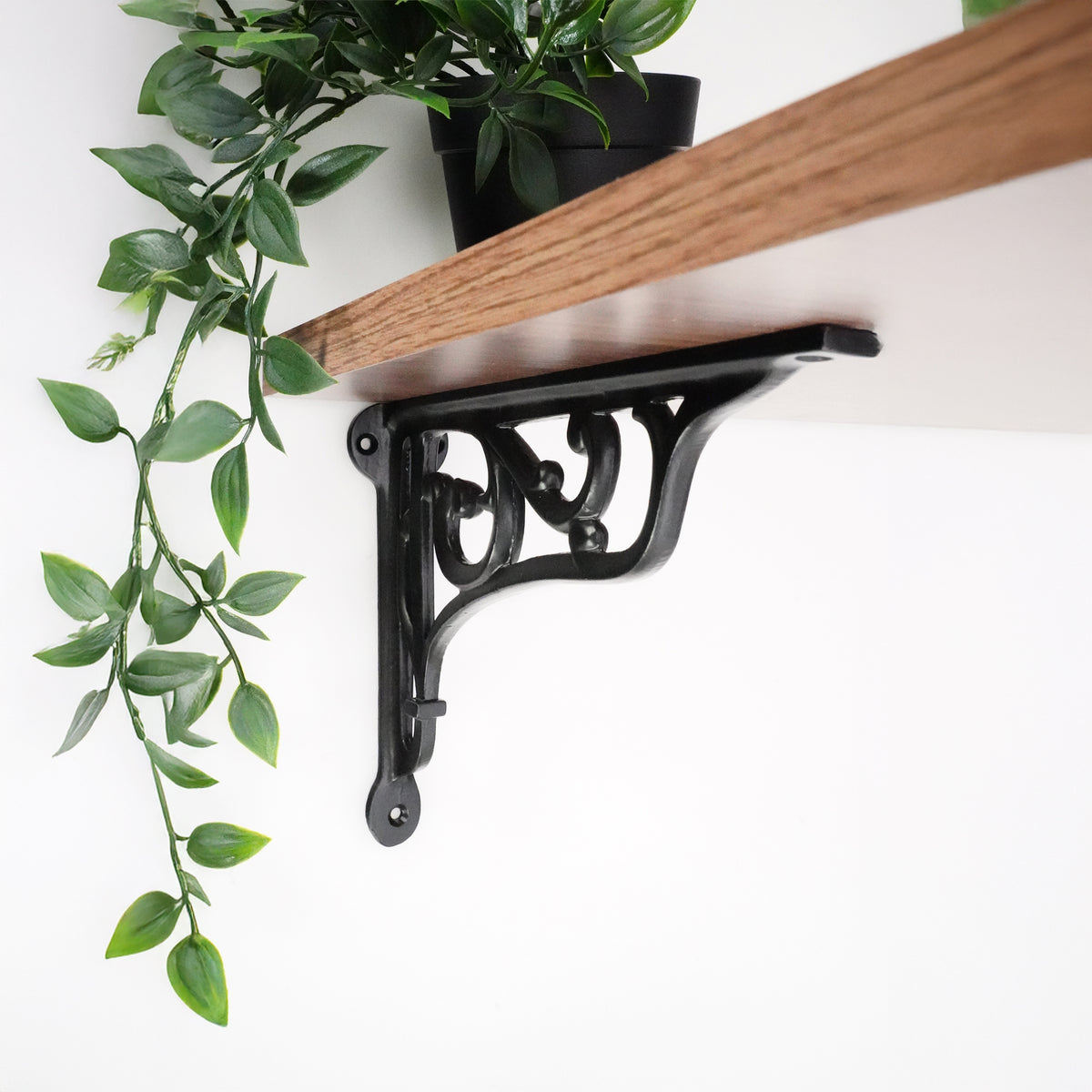 Edwardian Scroll Shelf Bracket Black (Sold in Pairs)