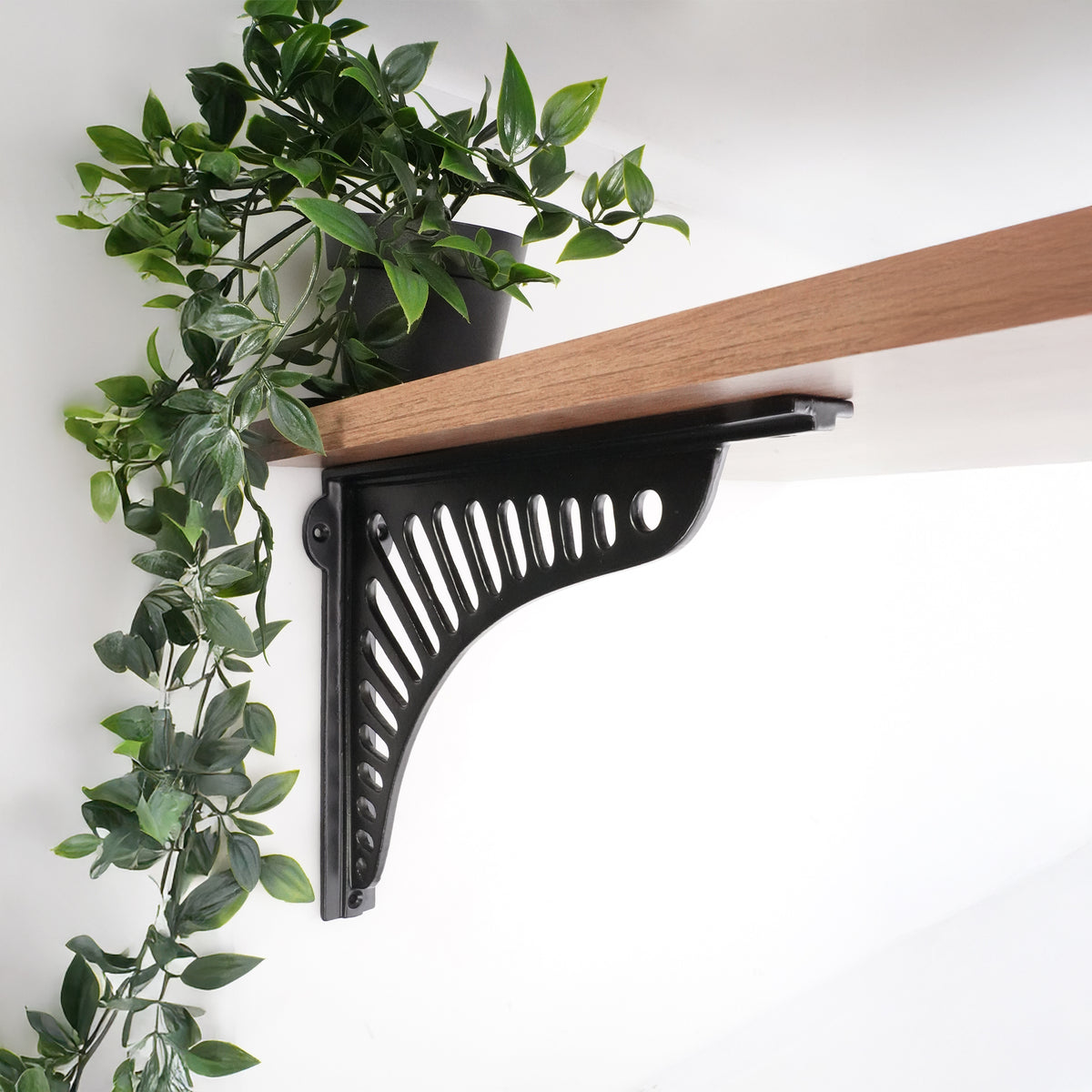 Sunrise Shelf Bracket Black (Sold in Pairs)