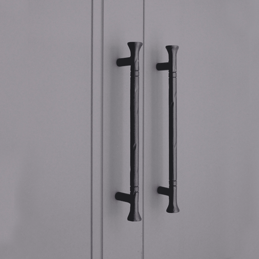 Dona Pull Handle Medium Matt Black