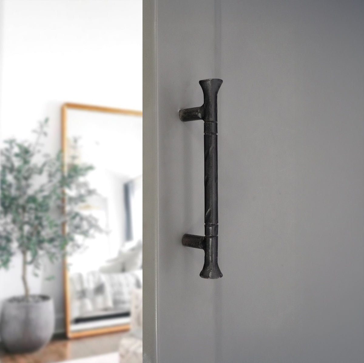 Dona Pull Handle Small Matt Black