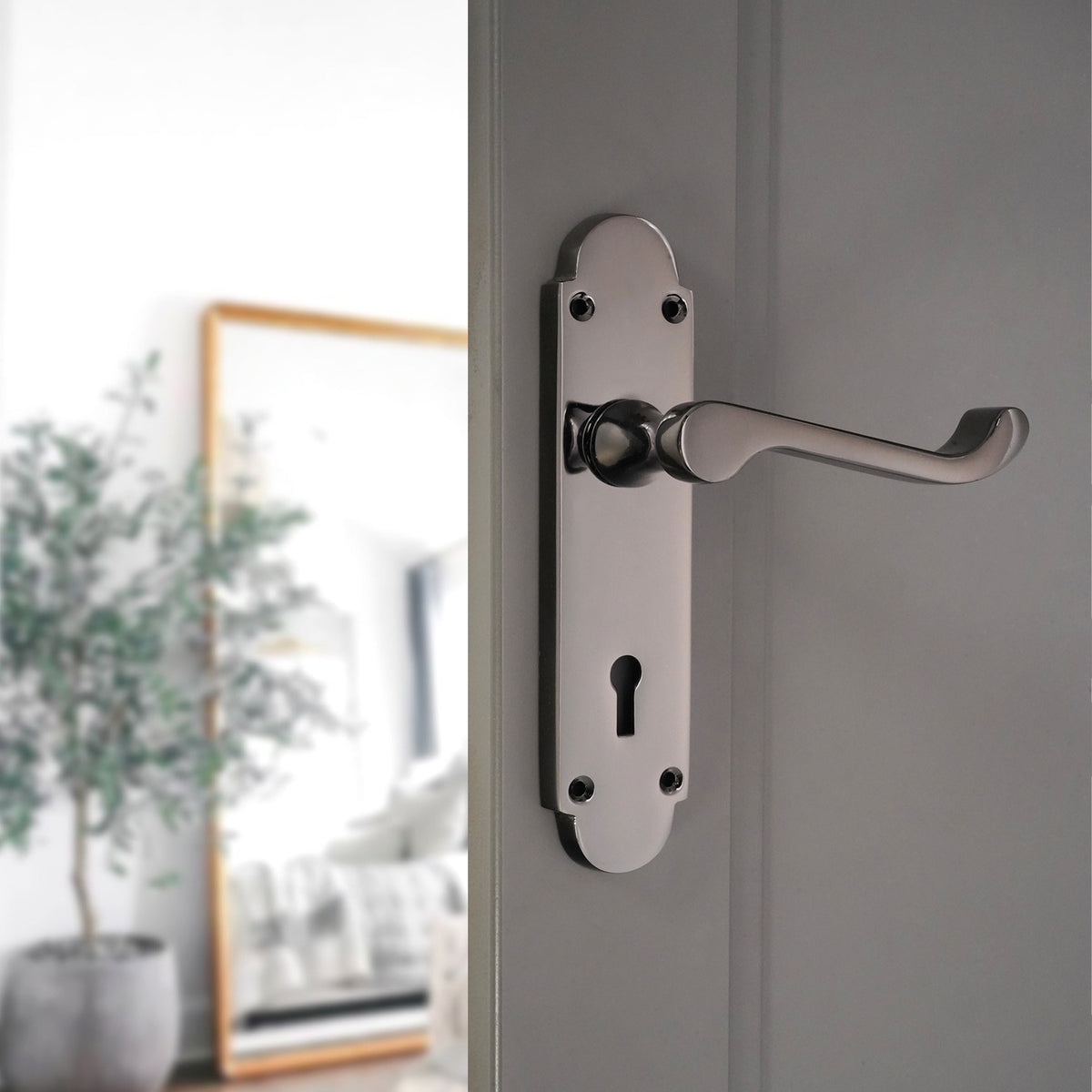 Oakley Lever on Backplate Lock Black Nickel