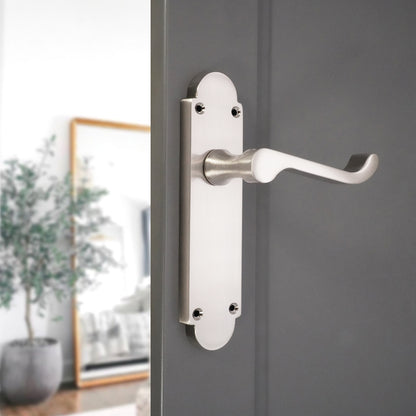 Oakley Lever on Backplate Latch Satin Nickel
