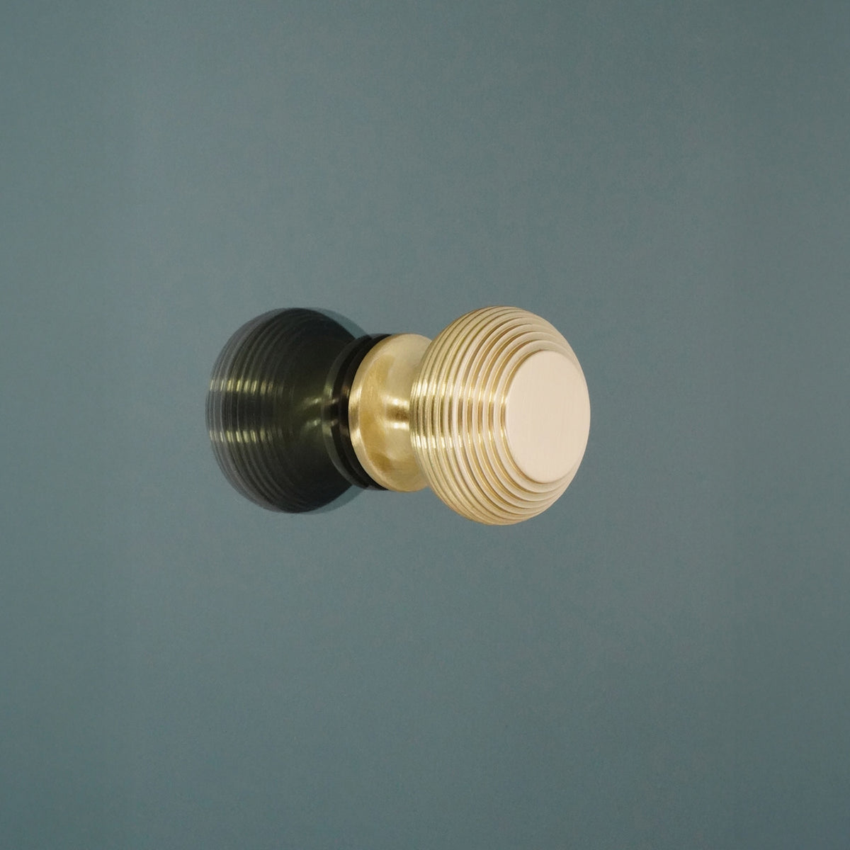 Beehive Large 40mm Cupboard Knob Satin Brass