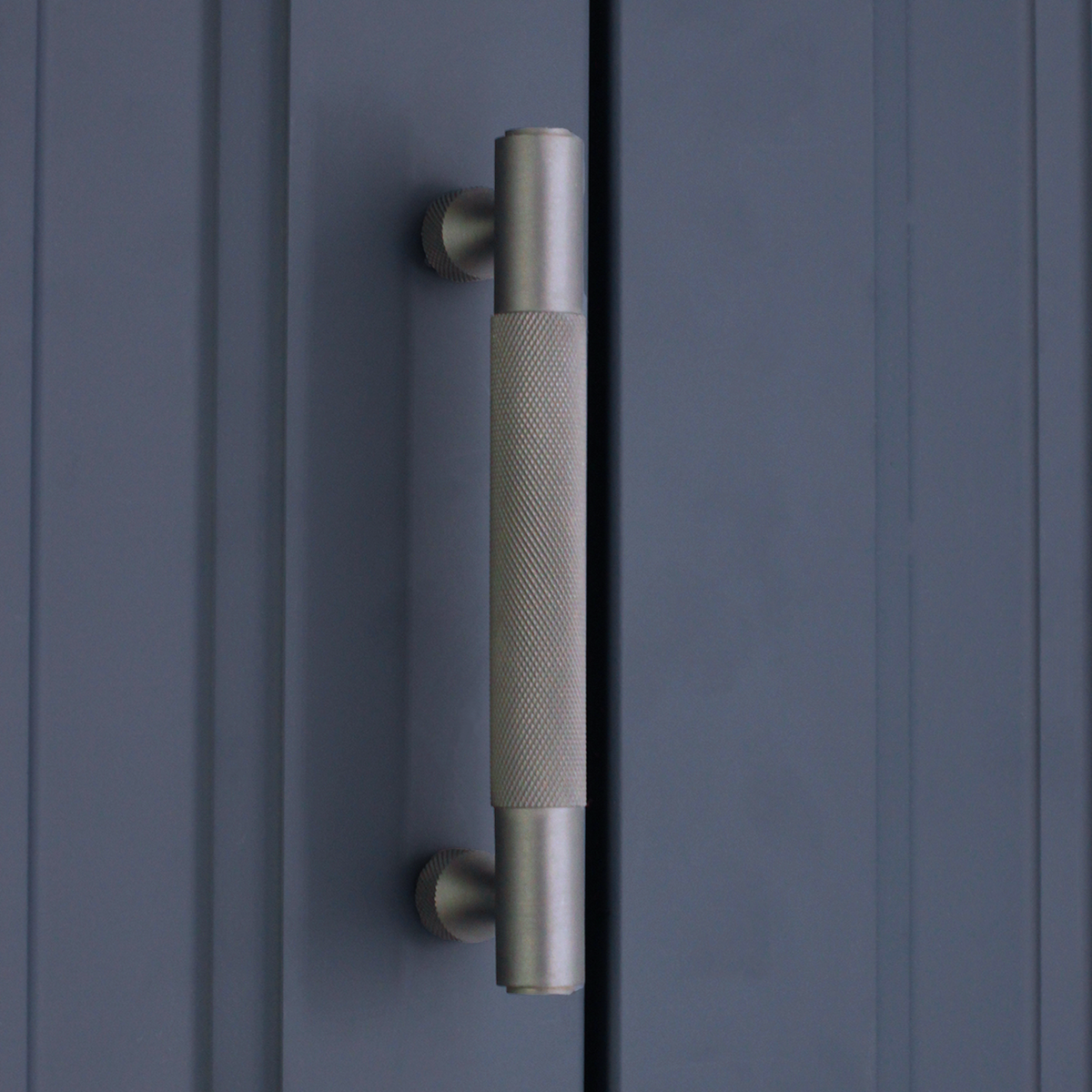 Knurled Bar Handles Large Gunmetal Grey