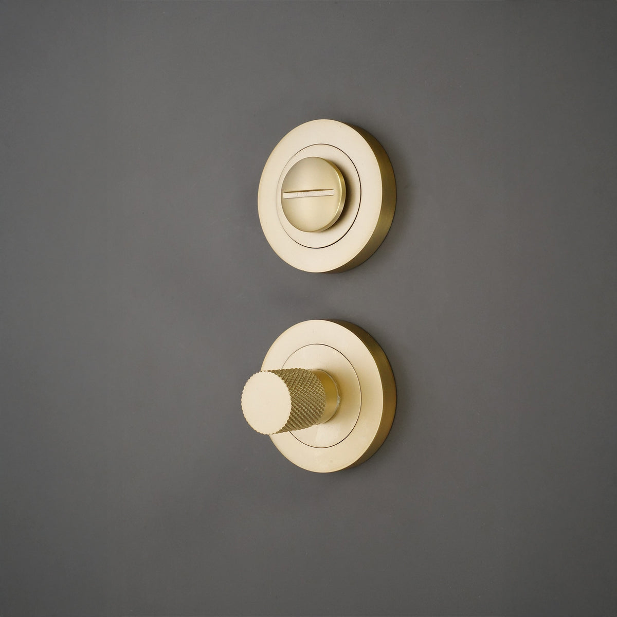 Connaught Knurled Turn & Release Satin Brass